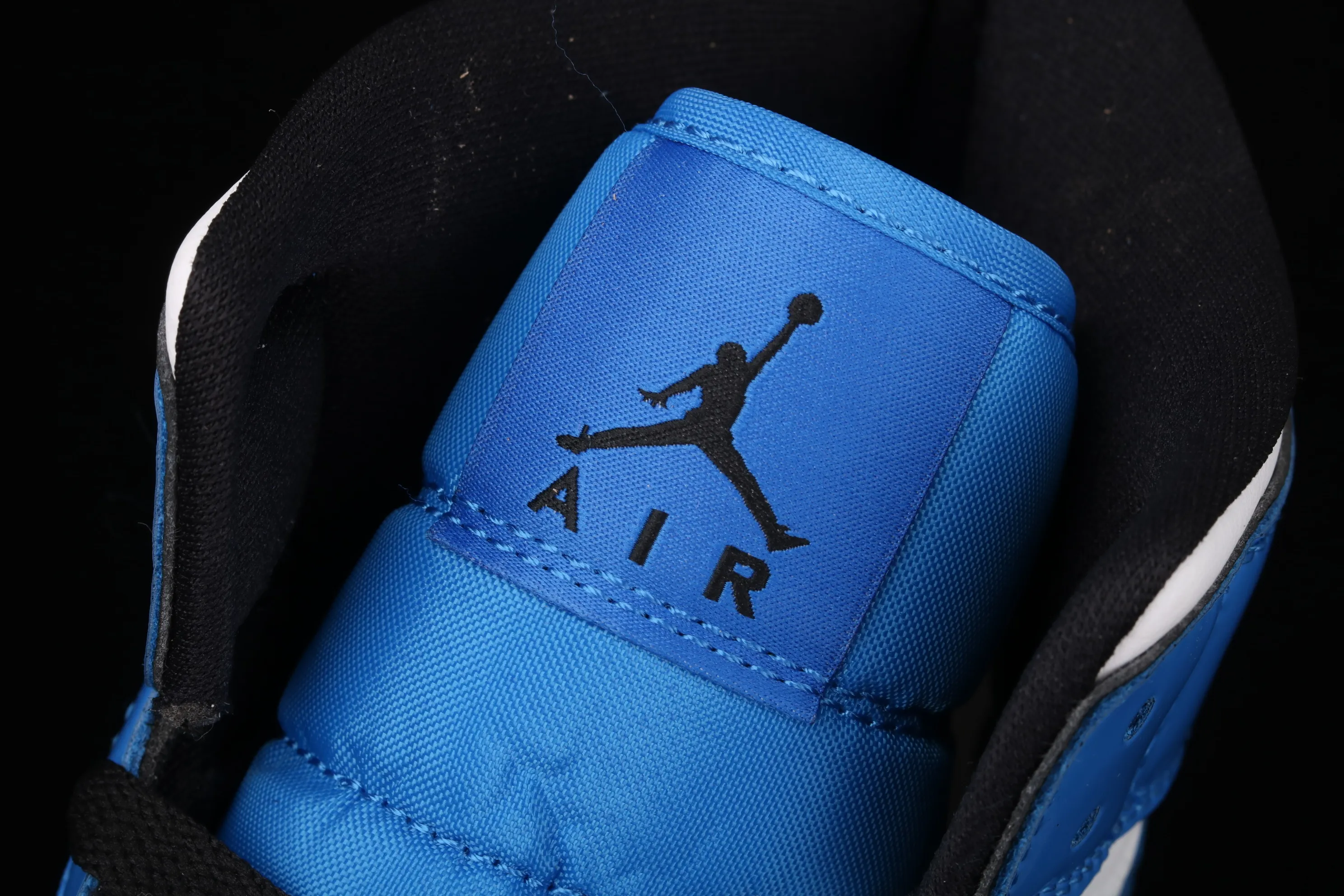 All categories Air Jordan Jordan series basketball shoes Air Jordan 1 Mid G version pure original Air Jordan 1 Mid AJ1 Joe 1 patent leather white and blue two-dimensional small lightning Chinese basketball shoes DD6834-402